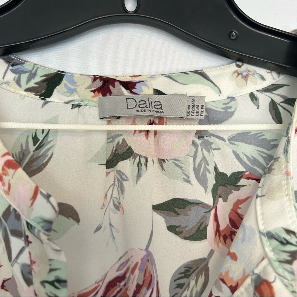 Elaine Rose Cream Floral Print Blouse‎ - Picture 2 of 10